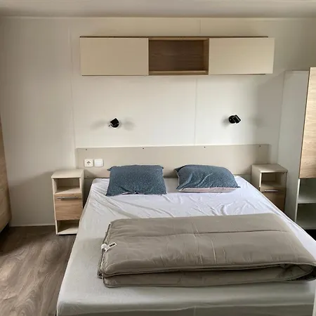 Mobil 4-6 Personnes Campingplatz
